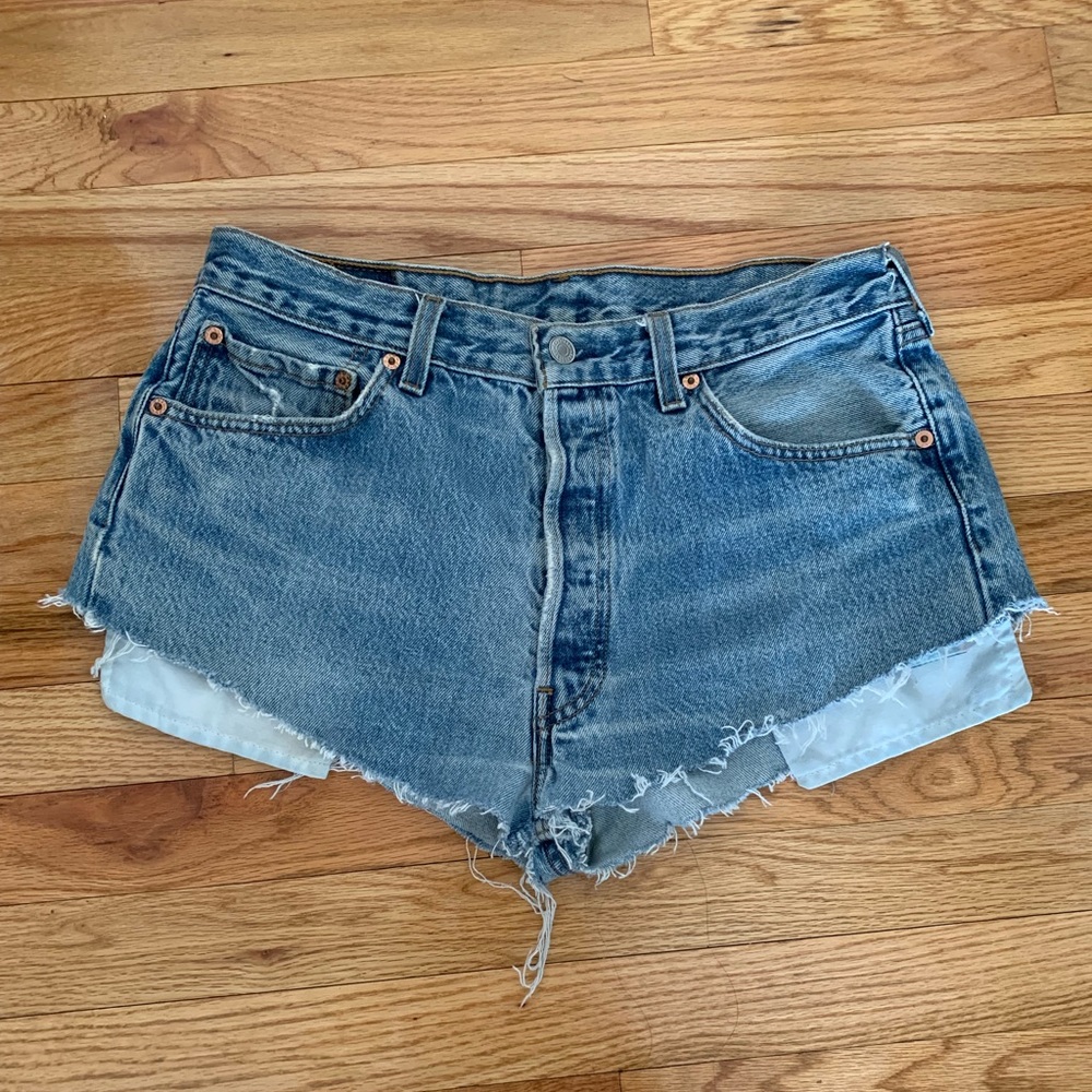 Vintage Levi’s 501 cut off- daisy dukes